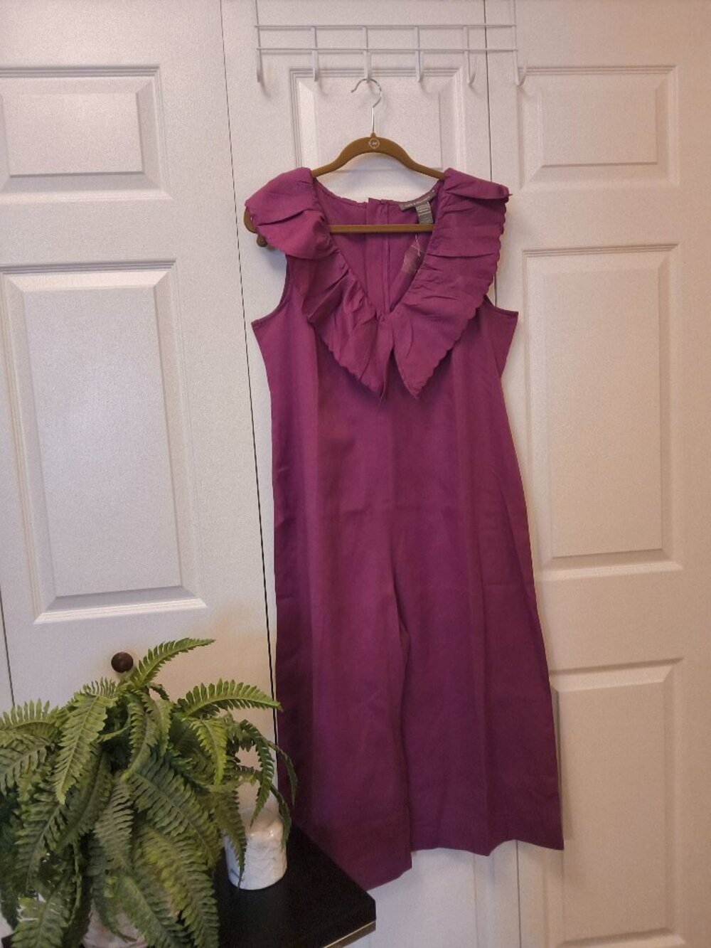 Kate & Mallory Magenta Ruffled Neck jumpsuit.  Size Large. New with Tags